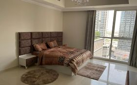 Studio Apartment In Dunya Tower , Downtown Dubai By Cozy Holiday Homes